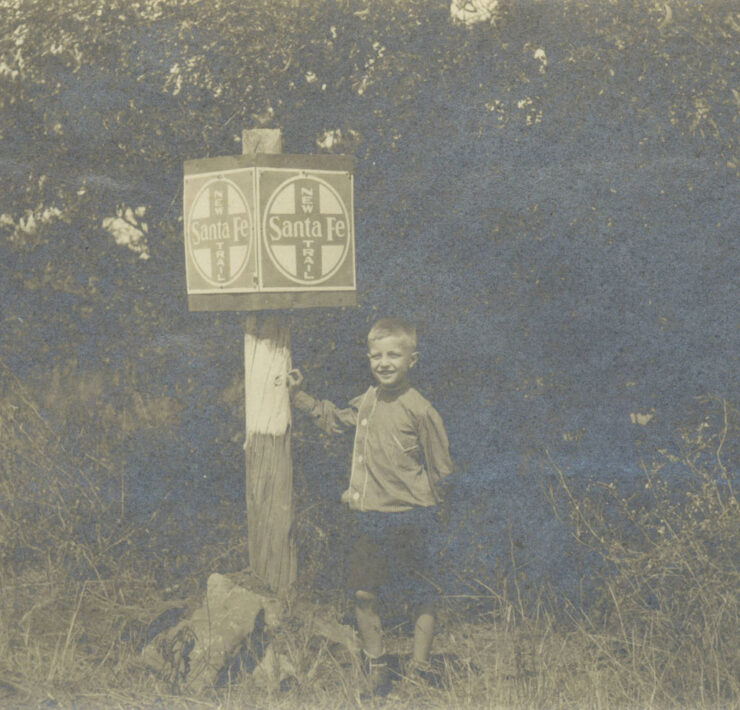 Santa Fe Trail Marker (Sara Lockwood Williams Papers, C2533. C2533-f1381-01. The State Historical Society of Missouri, Photograph Collection.)