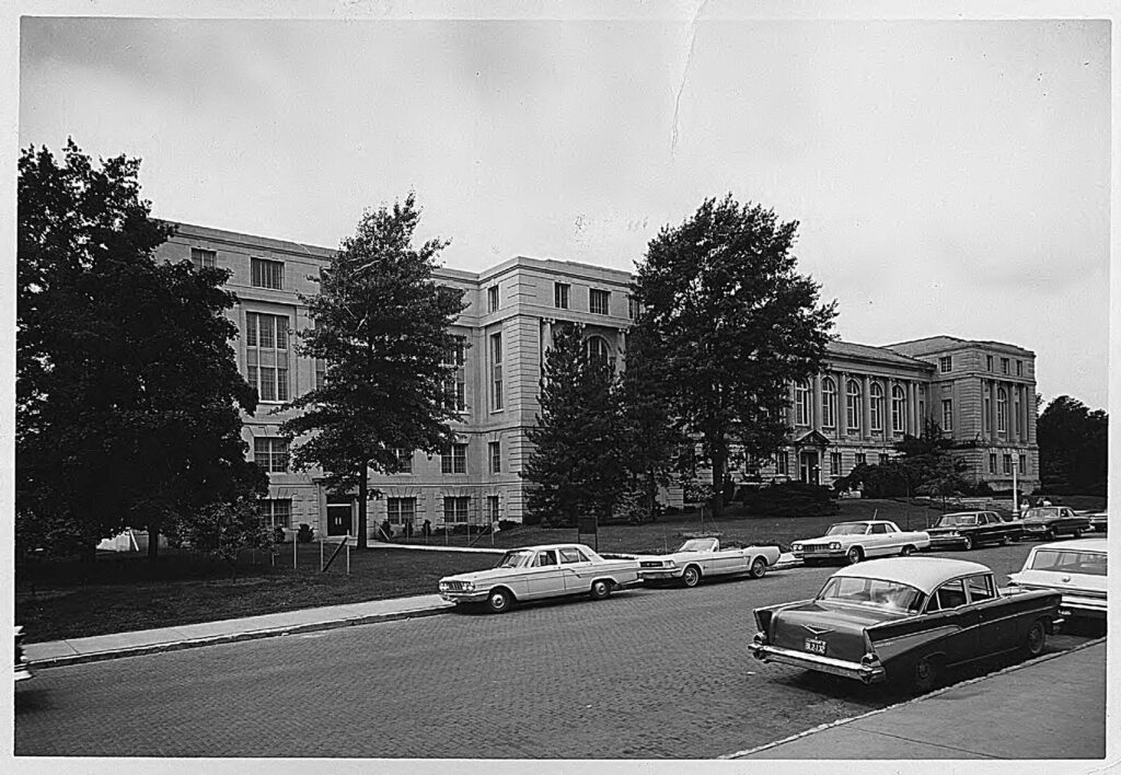 Ellis Library, Circa 1965. (University of Missouri Photograph Collection. P0088. 003550. The State Historical Society of Missouri. Photograph Collection.)