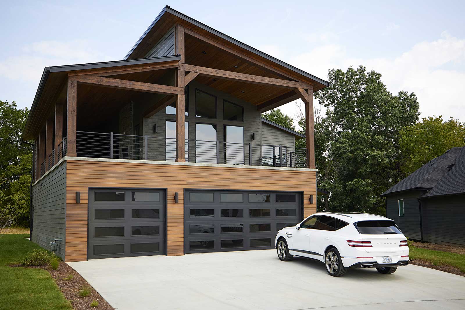 Modern Garage With Loft Apartment