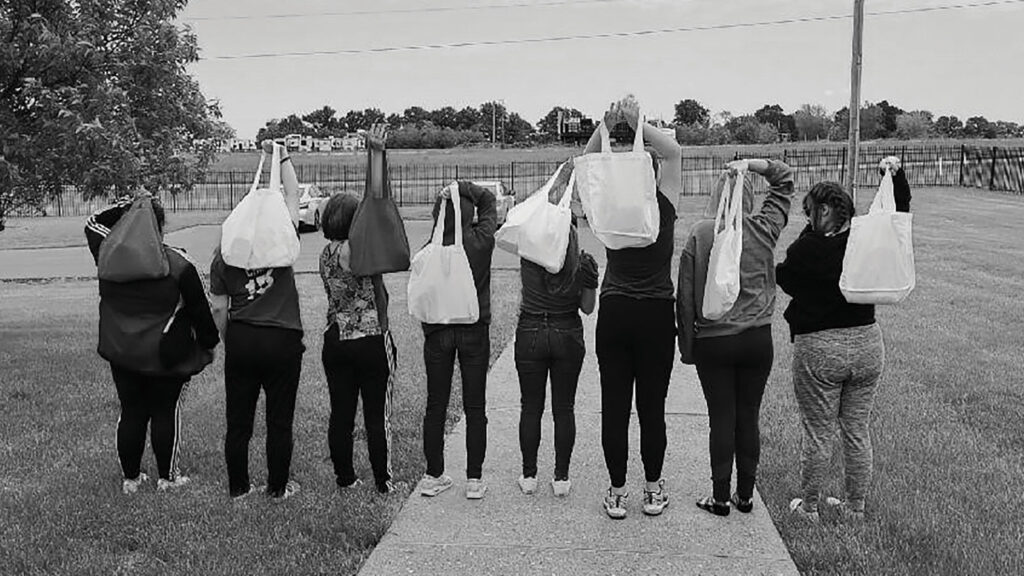 Missouri Girlstown Girls Holding Bags