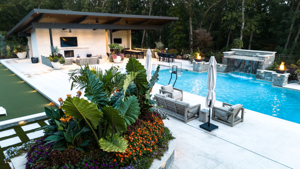 Elegant Swimming Pool