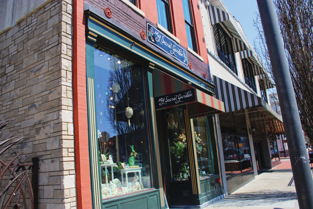 823 E Broadway 2025