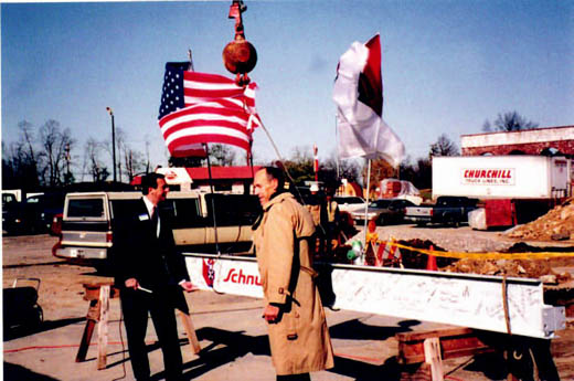 Lindner at the construction site of the Forum Shopping Center.