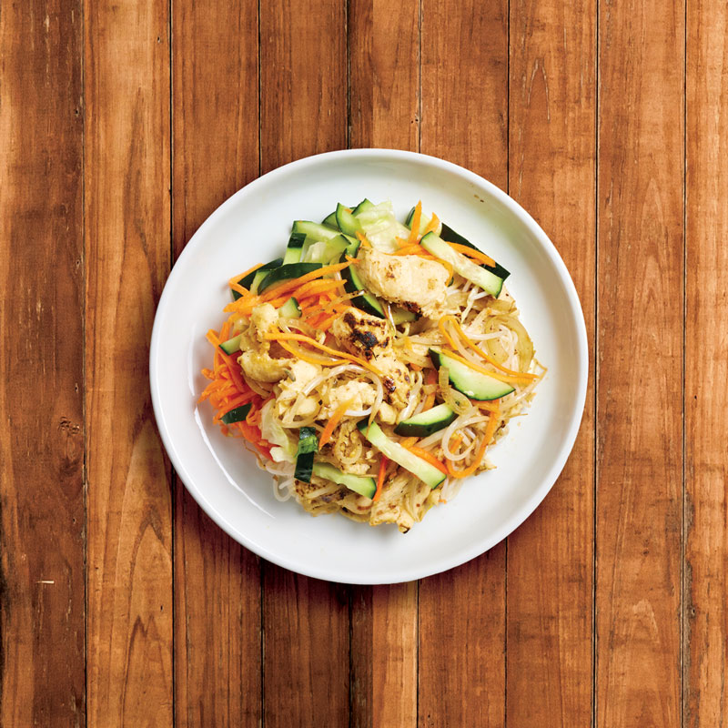 Pho-Quan-Viet-Cuisine-Bun-ga-xao-sa-ot-Lemongrass-chicken-with-vermicelli-noodles