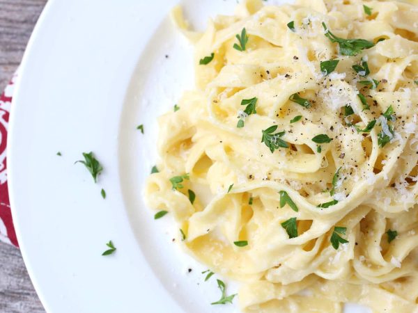 Fettuccine-Alfredo-5