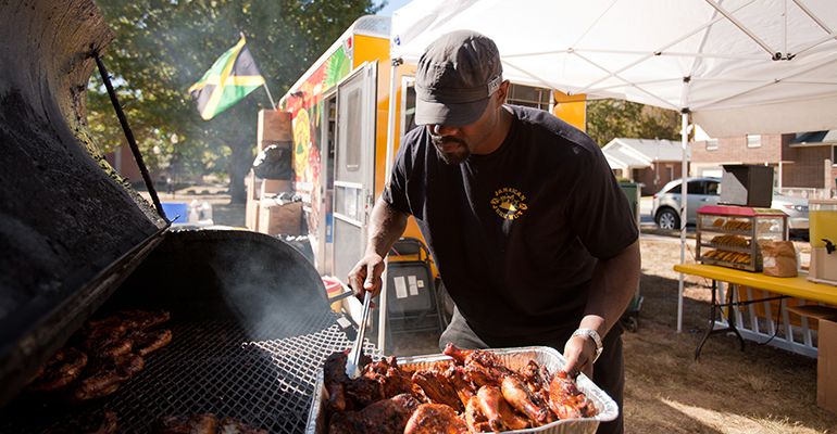 FoodTruck-JamaicanJerkHut-Cooking