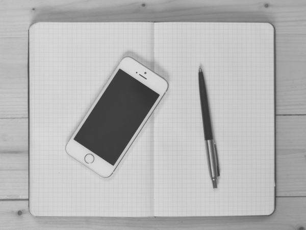 black-and-white-apple-iphone-smartphone