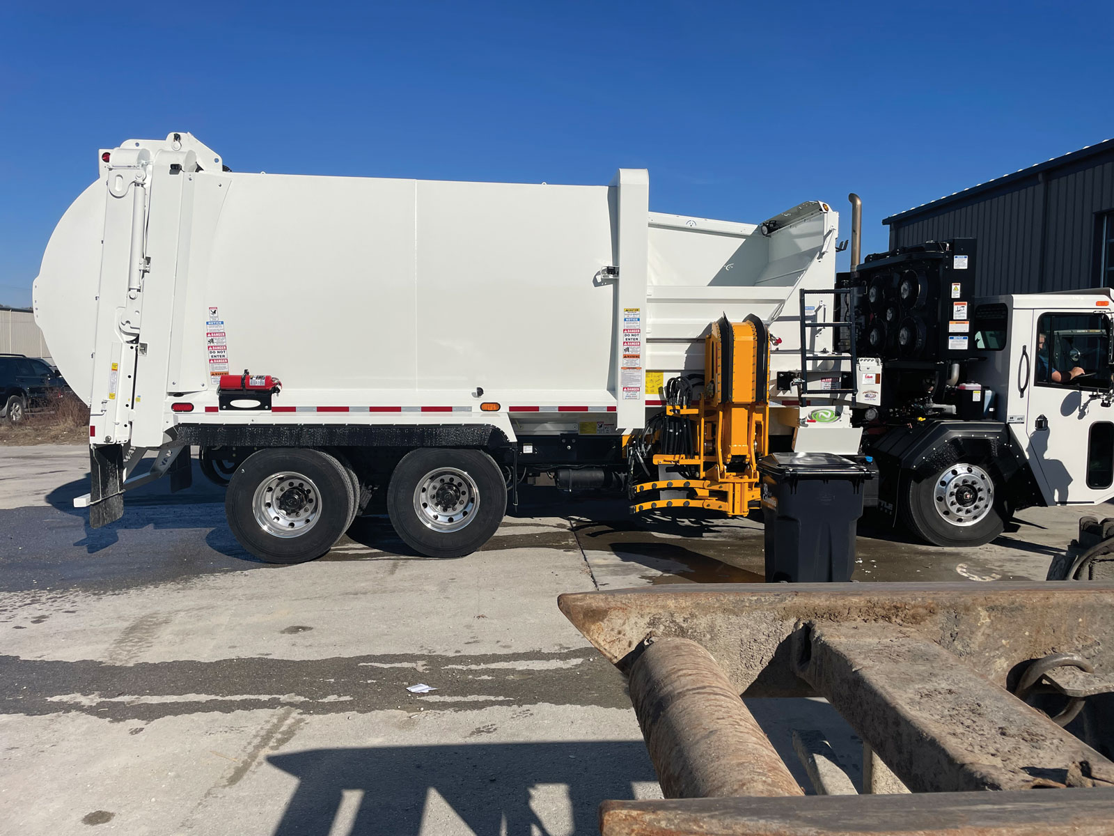 City Of Columbia Rollcart Trash Truck