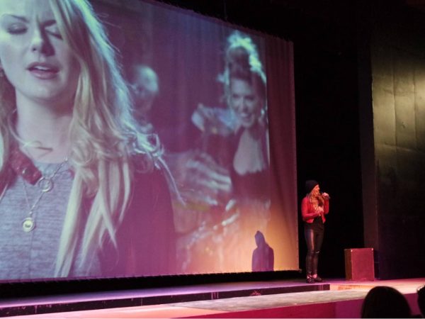 erin-singing