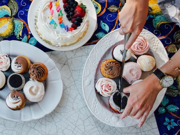 hands-summer-party-colorful-2