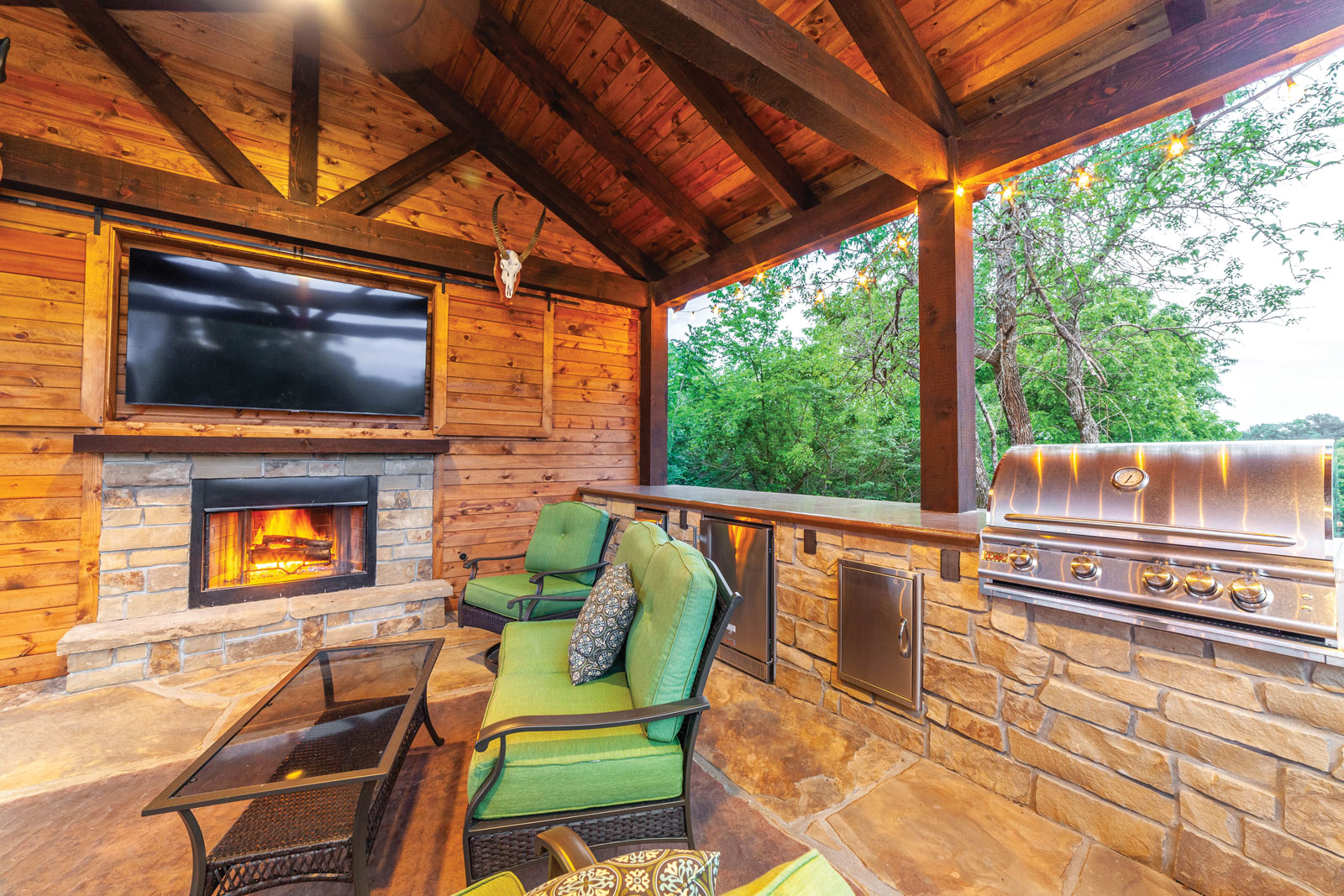 Outdoor Kitchen Space