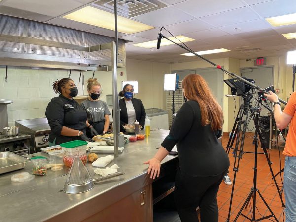 Commerical-kitchen-at-CoMo-Cooks-during-taping-session