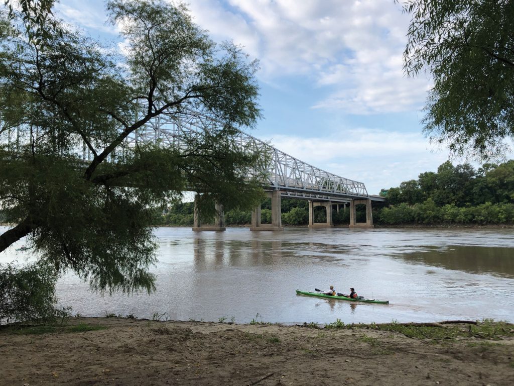 Mr 340 Participants Paddle Underneath Bridge Melanie Cheney (1)
