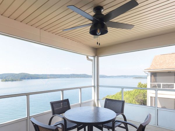 one-bedroom-lakeview-deluxe-villa-balcony