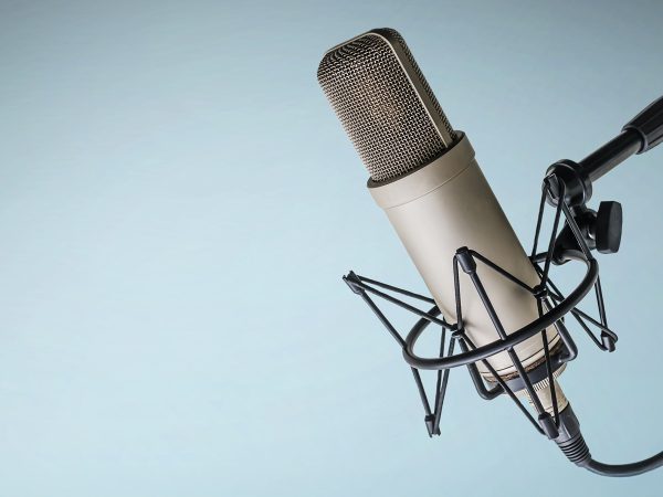 featured-microphone-on-blue-background