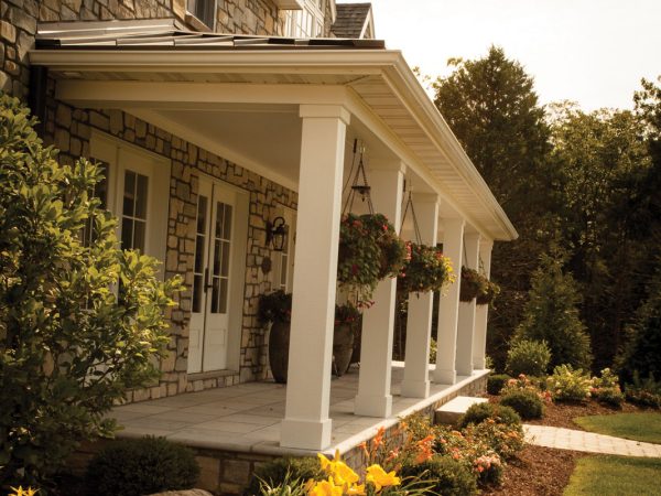 porch-decorated-with-hanging-baskets