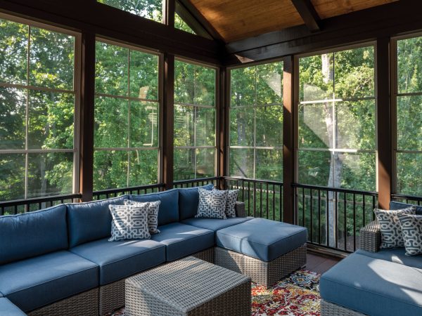 sunroom-with-blue-wicker-sofa