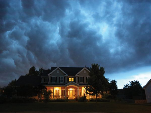 midwestern-home-exterior-during-spring-storm